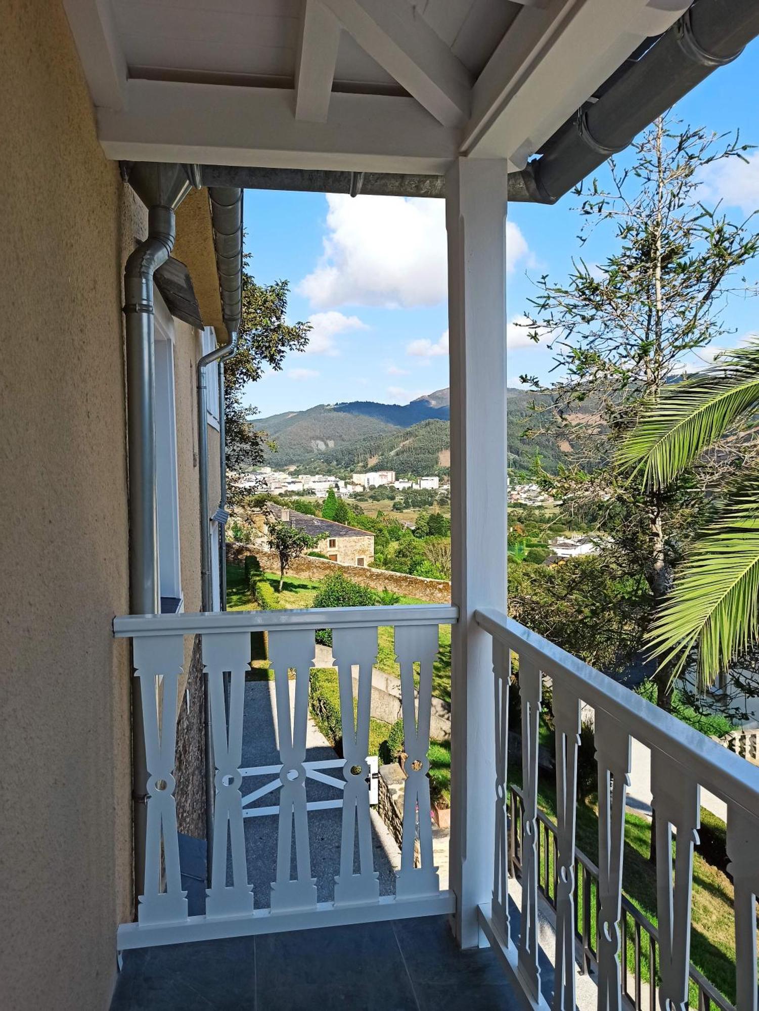 Apartamentos Minas De Silvarosa Viveiro Eksteriør billede