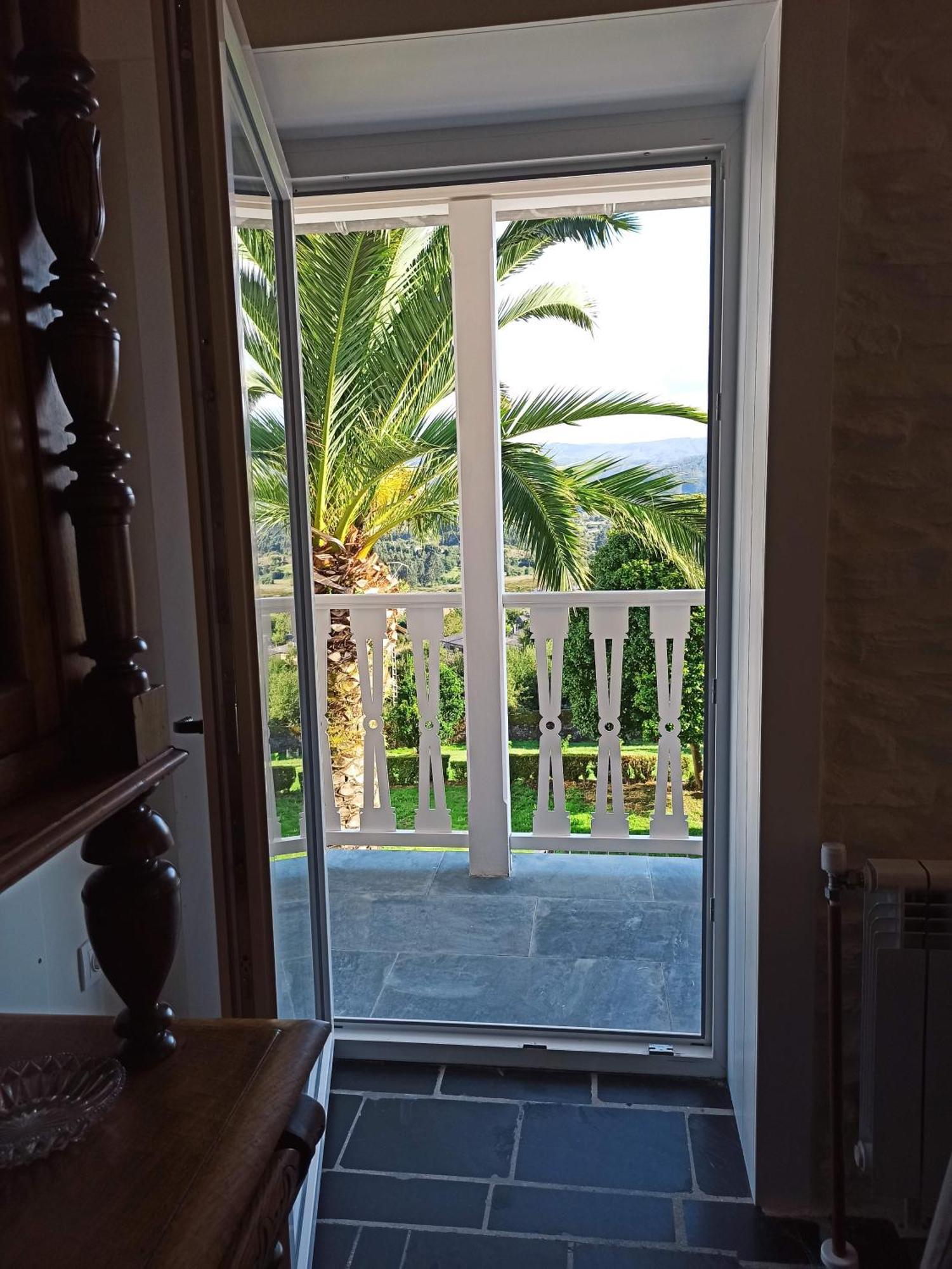Apartamentos Minas De Silvarosa Viveiro Eksteriør billede